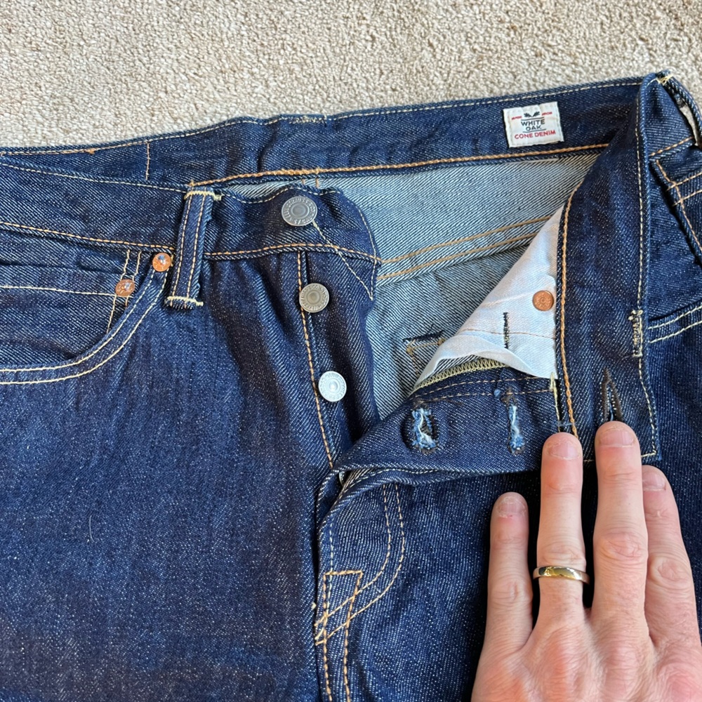 Levi's Premium White Oak Denim - Dark Wash - Straight Fit Jeans - Picture 3 of 9